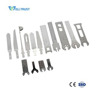 Surgical sternum sagittal oscillating saw and blade